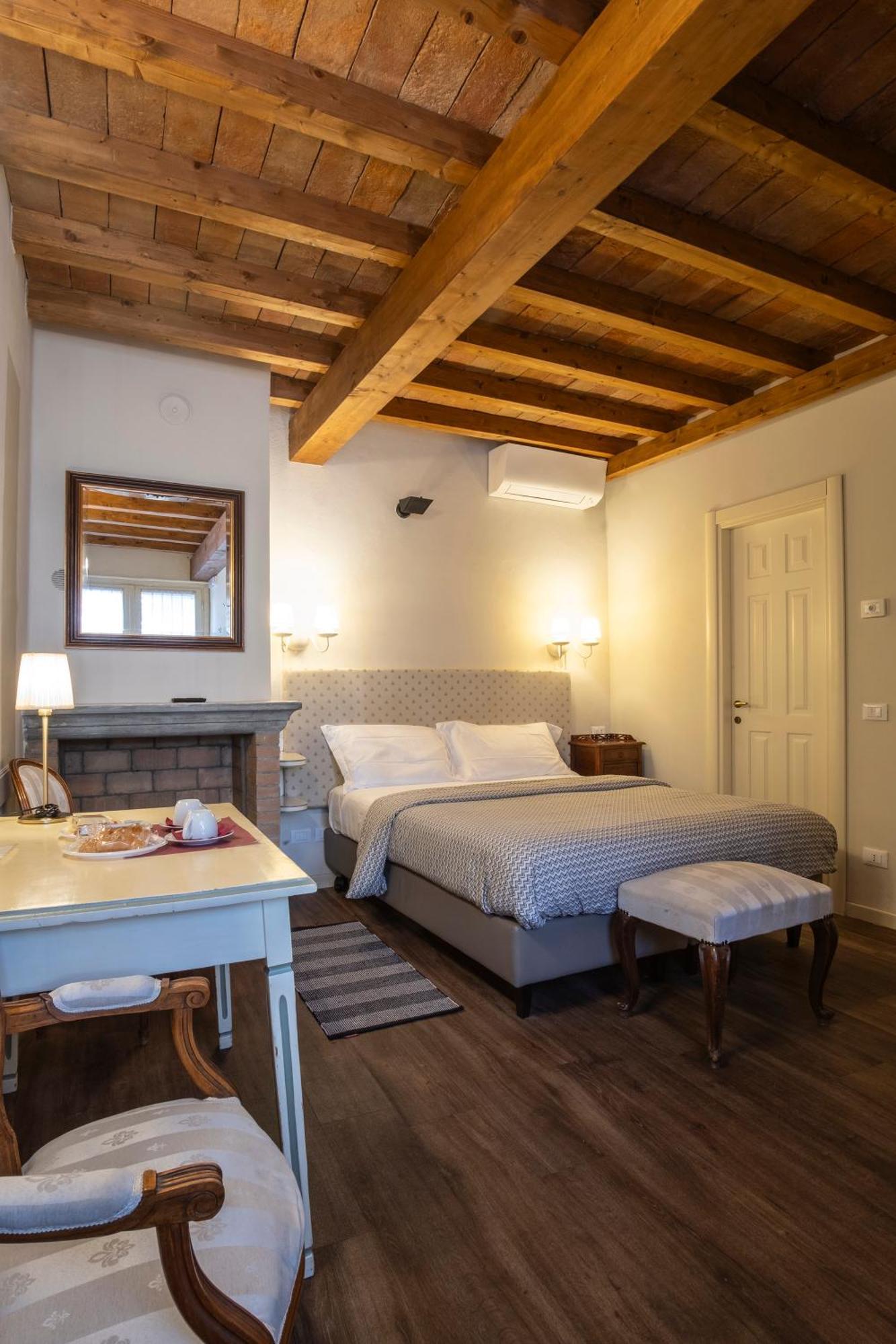 Il Cortiletto Hotel Piacenza Buitenkant foto