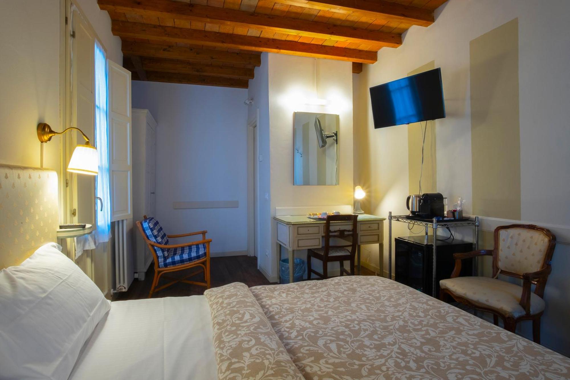 Il Cortiletto Hotel Piacenza Buitenkant foto
