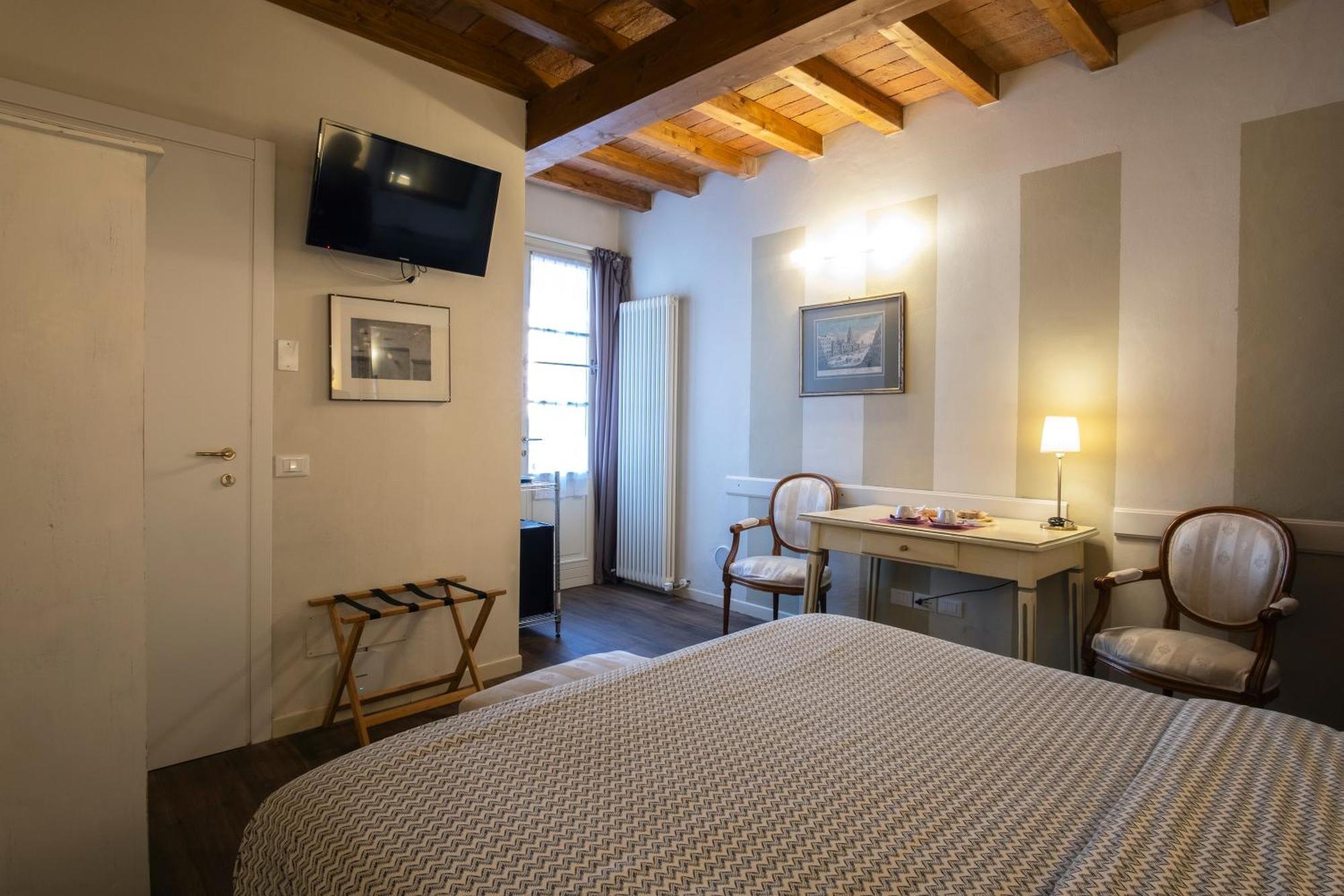 Il Cortiletto Hotel Piacenza Buitenkant foto