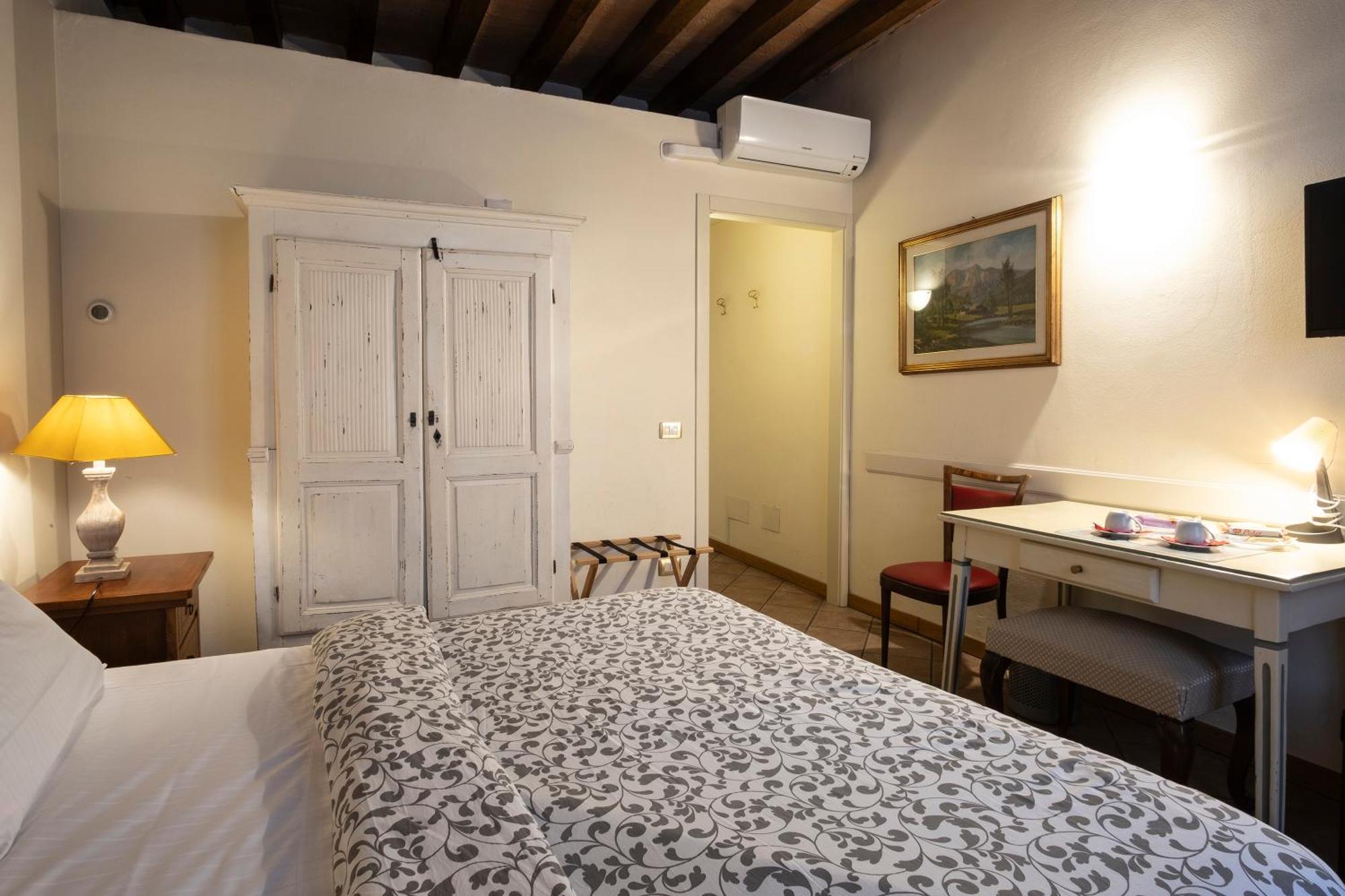 Il Cortiletto Hotel Piacenza Buitenkant foto
